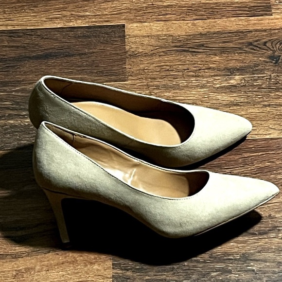 J. Crew Micro-Suede Pumps Heels | Sz 7 Saddle Brown Tan - Picture 5 of 7